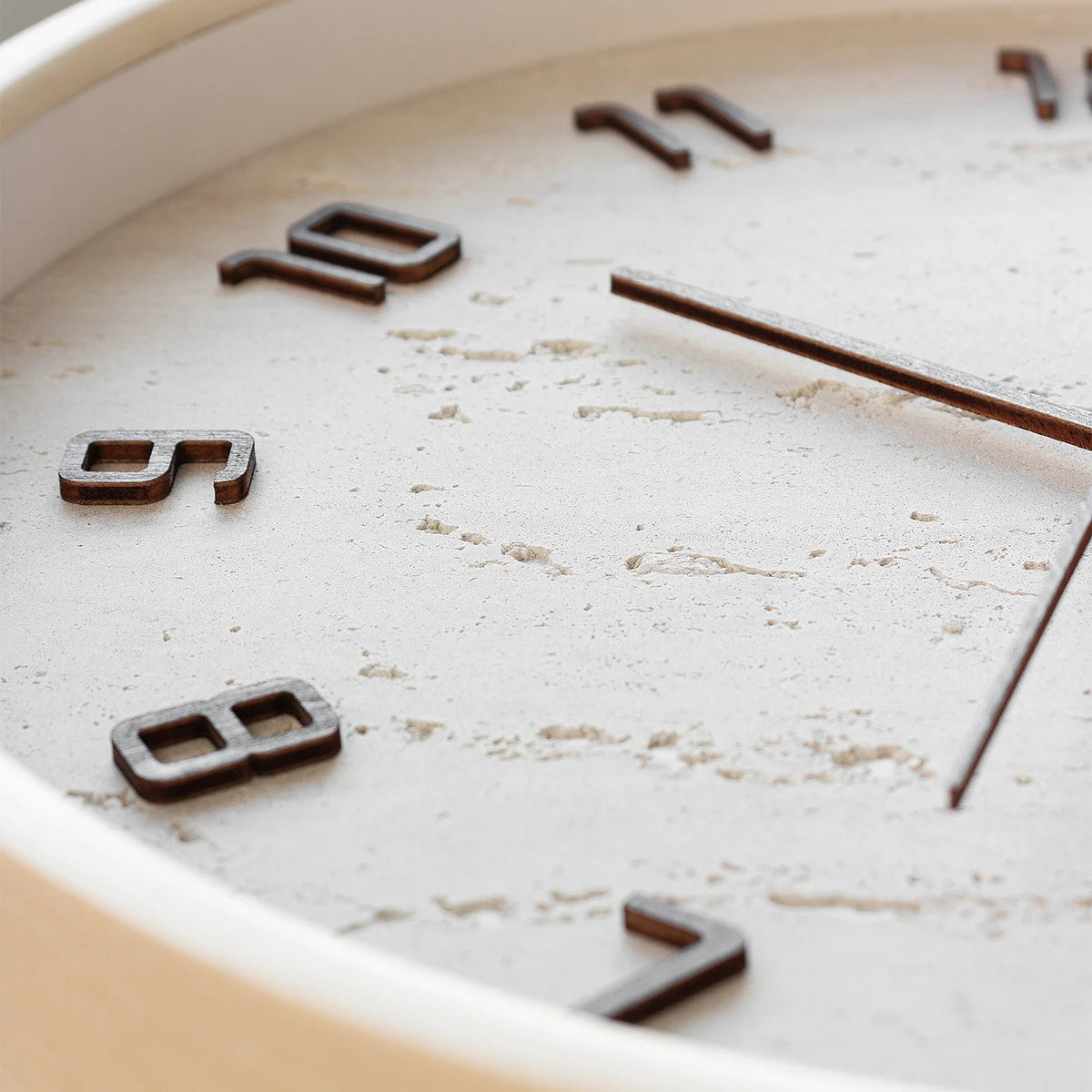 horloge murale bois minimaliste quartz aiguille sourdine salon decoration unique
