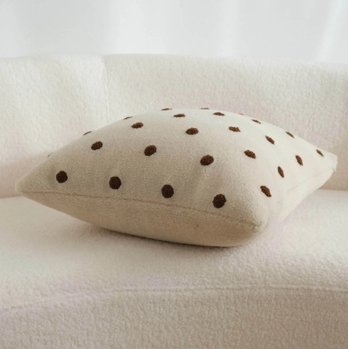 taies d'oreiller modernes beige brodées points blancs coton polyester 45x45cm