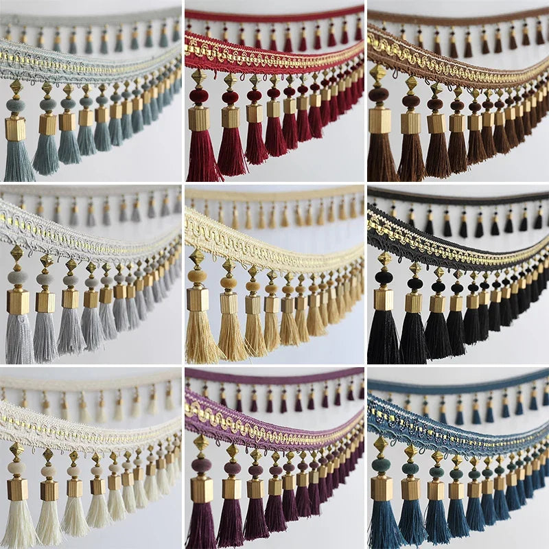 ruban brodé pompons rouge doré classique élégant blanc marron gris décoration artisanal bricolage