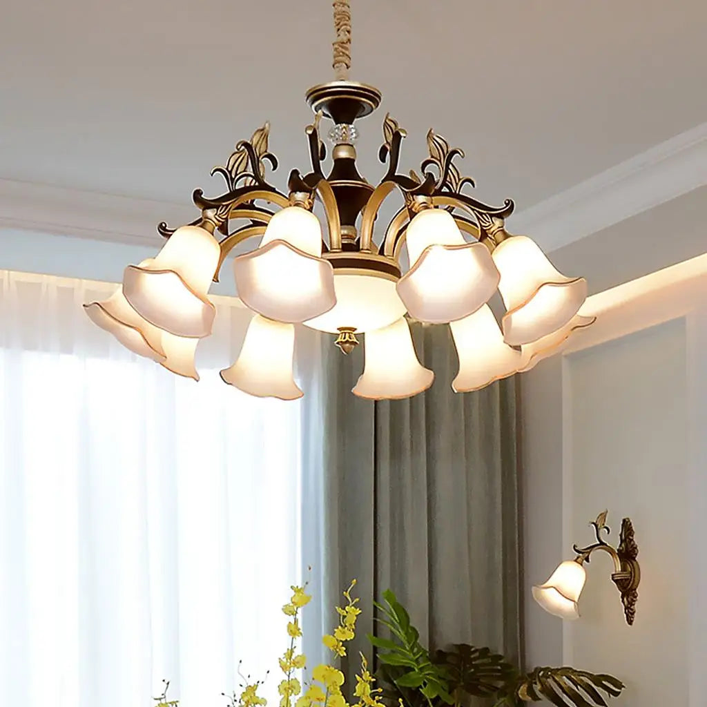 abat jour suspension lumineuse ornement doré motifs floraux abat jour blanc translucide structure métallique