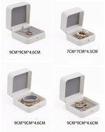 boîtes bijoux cuir blanc classique boutons dorés coffret cadeau emballage bijoux opacité matériauintérieur autres