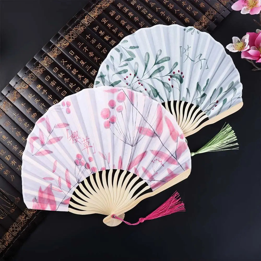 éventail pliant traditionnel fleurs soie bois motifs floraux blanc vert rose