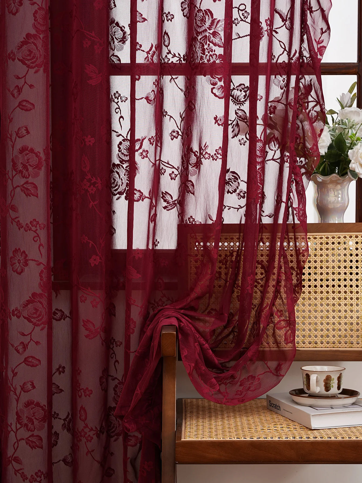 rideau floral bordeaux semi transparent classique chaines decoratives fenetre decoration