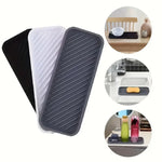 plateau rangement moderne noir blanc rayures diagonales distributeur savon gant toilette flacon parfum huiles