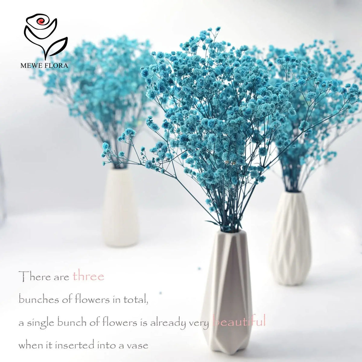 Bouquet fleurs artificielles bleu clair petites fleurs rondes décoration moderne vase inclusion