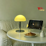 lampe table moderne blanc jaune orange vert opacité base plate prise usb cable alimentation