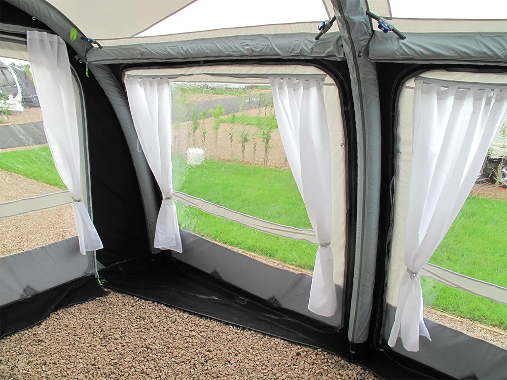 rideaux protection solaire camping car tissu opaque blanc noir gris clair moderne fonctionnel fixations