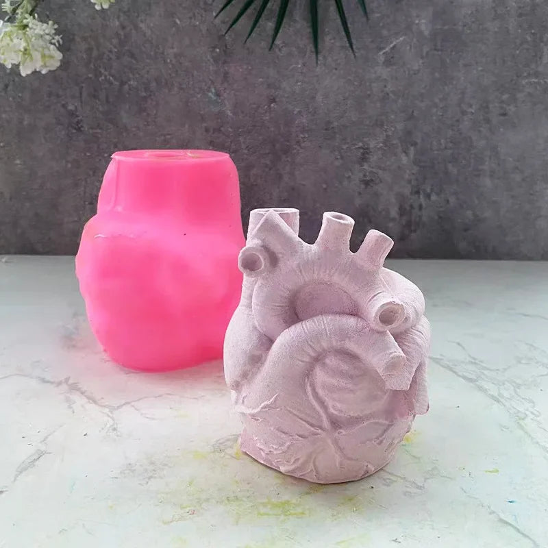 moule silicone coeur humain details sculptés rose vif violet maudit decor gothique artisanal tridimensionnel