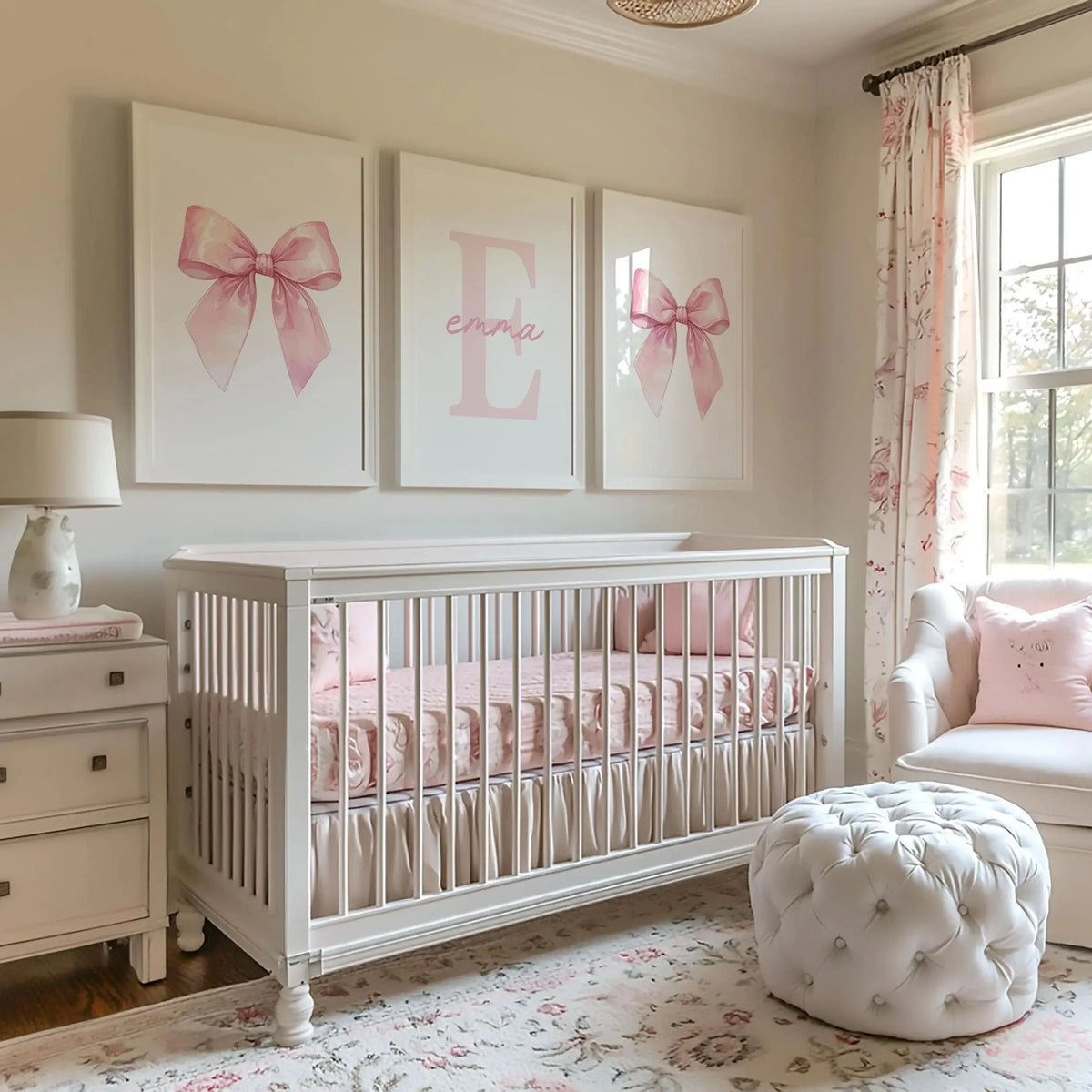 décoration chambre enfant lit bébé aquarelle ruban rose moderne blanc éléments oreillers couverture jouets