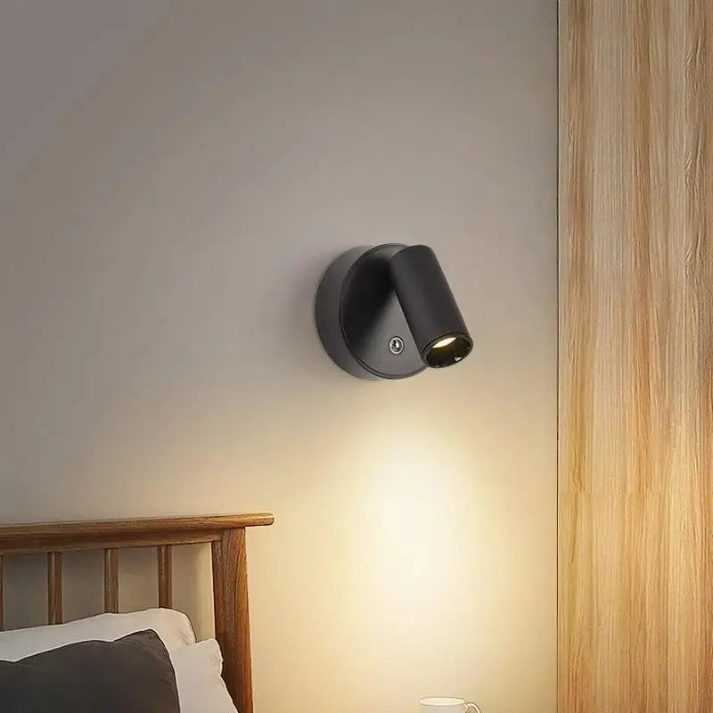 Détail de la recharge USB et du système magnétique de la lampe