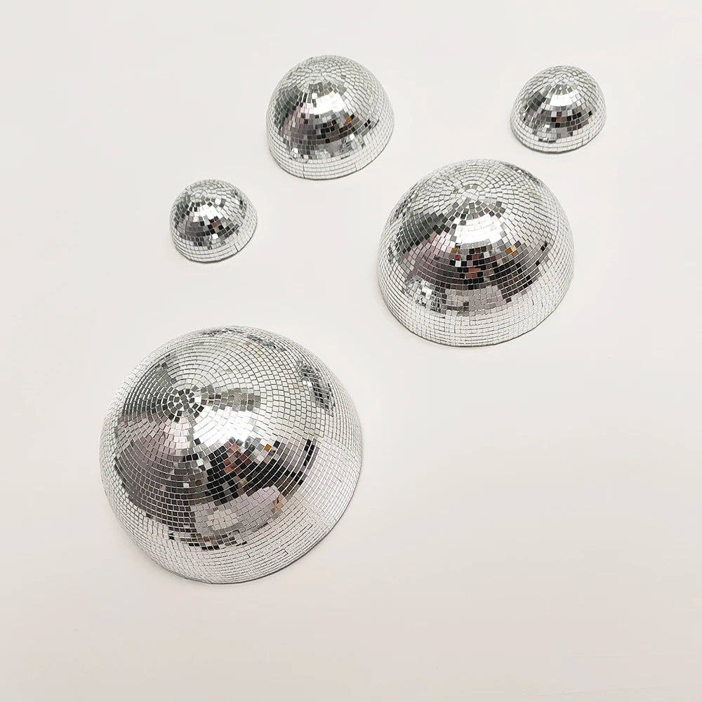 Détail des paillettes de verre sur la boule disco