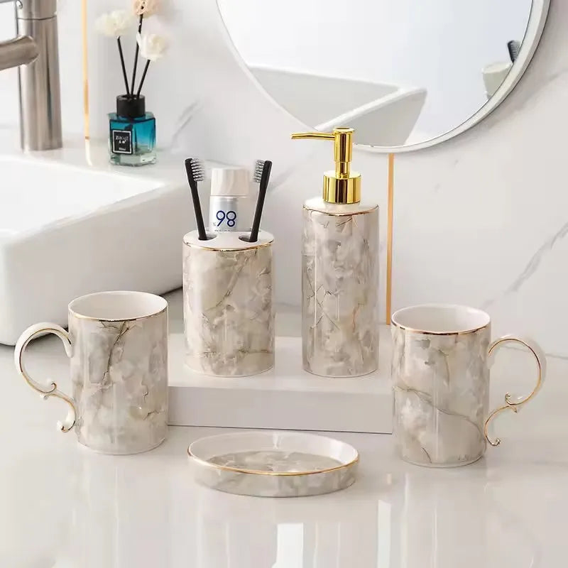 ensemble vaisselle salle bain marbre blanc gris or classique tasses poignées dorées porte brosse