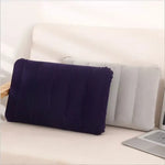 coussin gonflable violet gris clair velours rayures horizontales moderne confortable étiquette expliquative voyage camping