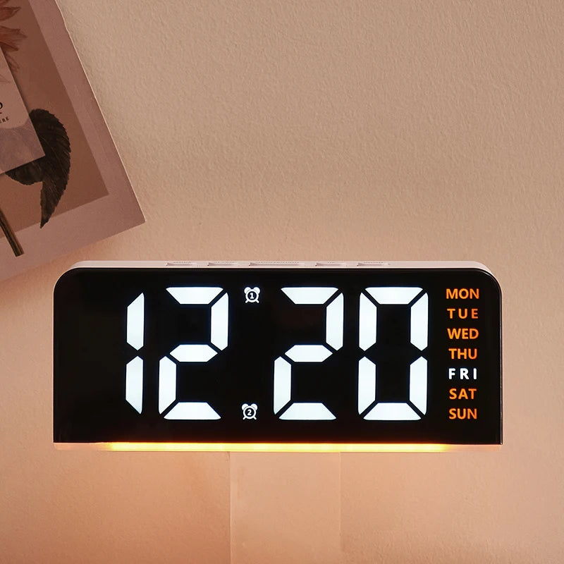 horloge numérique LED moderne multi couleurs ambiancé réglable sans marque