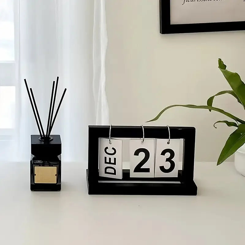 calendrier minimaliste moderne chiffres mobiles blanc noir gris clair occasion noël anniversaire mariage