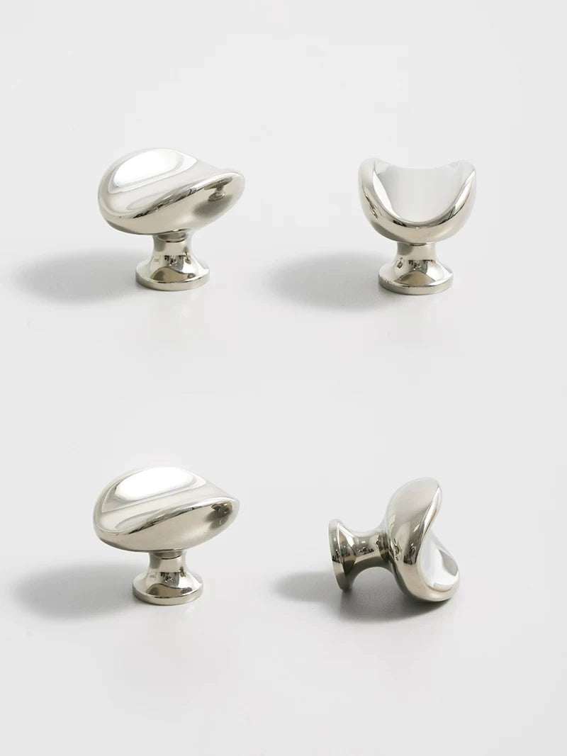 boutons porte argenté moderne élégants meubles chambre tiroirs cuisine lisses brillants travaux bois européens