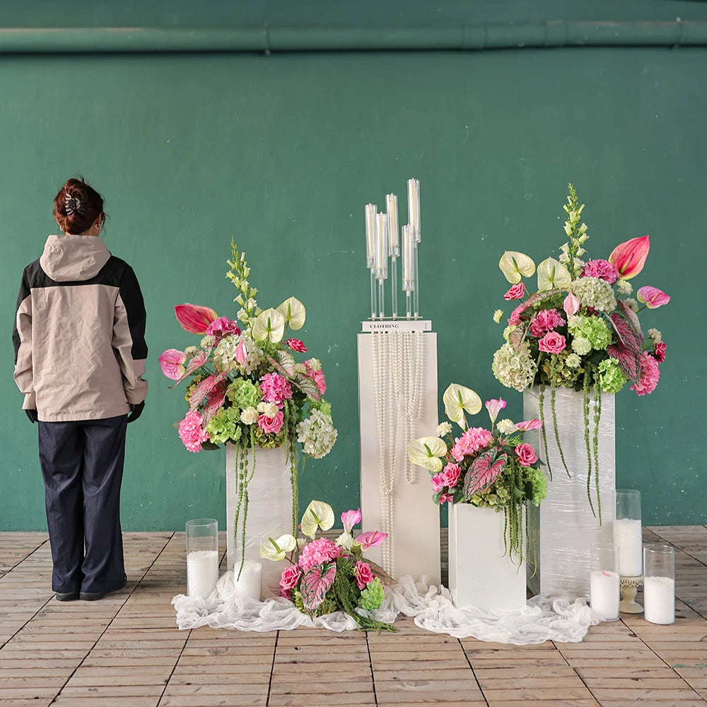 décoration événement mariage anniversaire hydrangea anthurium rose arrangement floral intérieur élégant moderne tropical vases