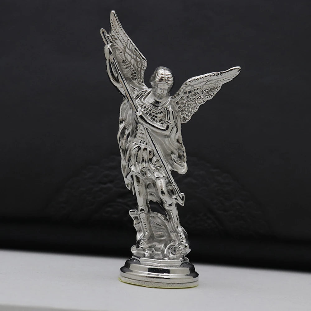 ornements métal saint michel dragon détaillé ailes armure noir argenté doré bronze