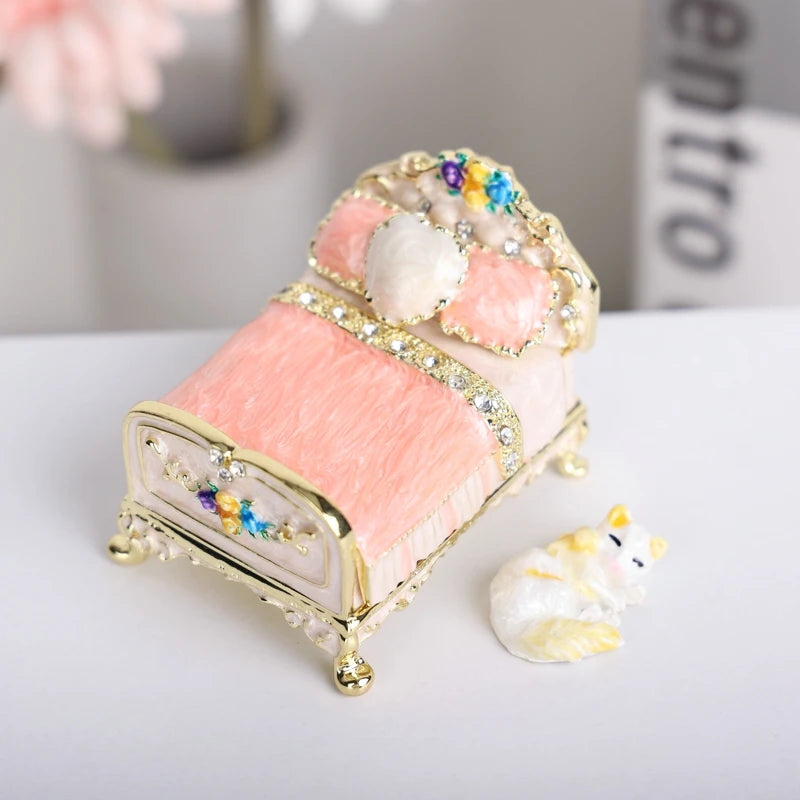boîte bijoux trinket box baroque lit chat ornements strass tissu texturé rose or