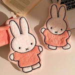 serviettes lapin kawaii douces motif miffy rose blanches salle bain cuisine