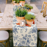 chemin table lin fleurs bleues toile jouy decoration maison beige opaque