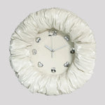 horloge murale texturée moderne noir blanc argenté chambre coucher décoration intérieure chic frontalisée