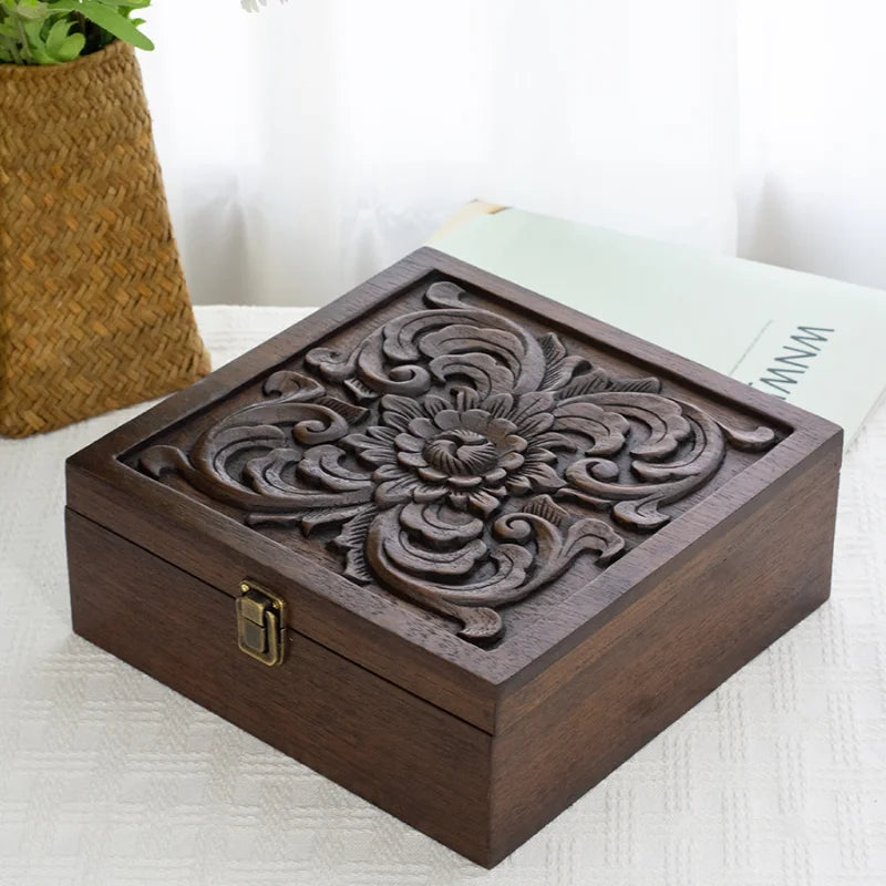 boîte bijoux vintage bois sculpté floral compartiments marron doré fixations traditionnelles
