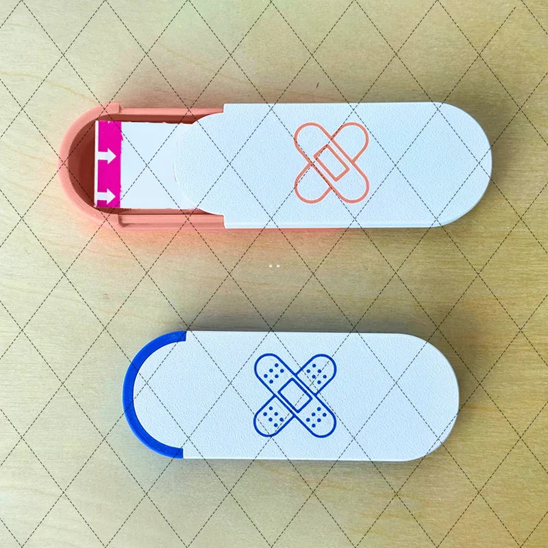 boîte rangement bandages blanc rose bleu rouge croix médicale adhésive moderne pratique voyage
