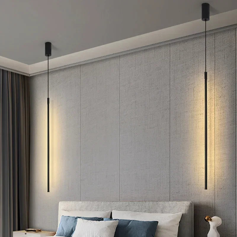 Détail du design épuré de la lampe suspendue en aluminium