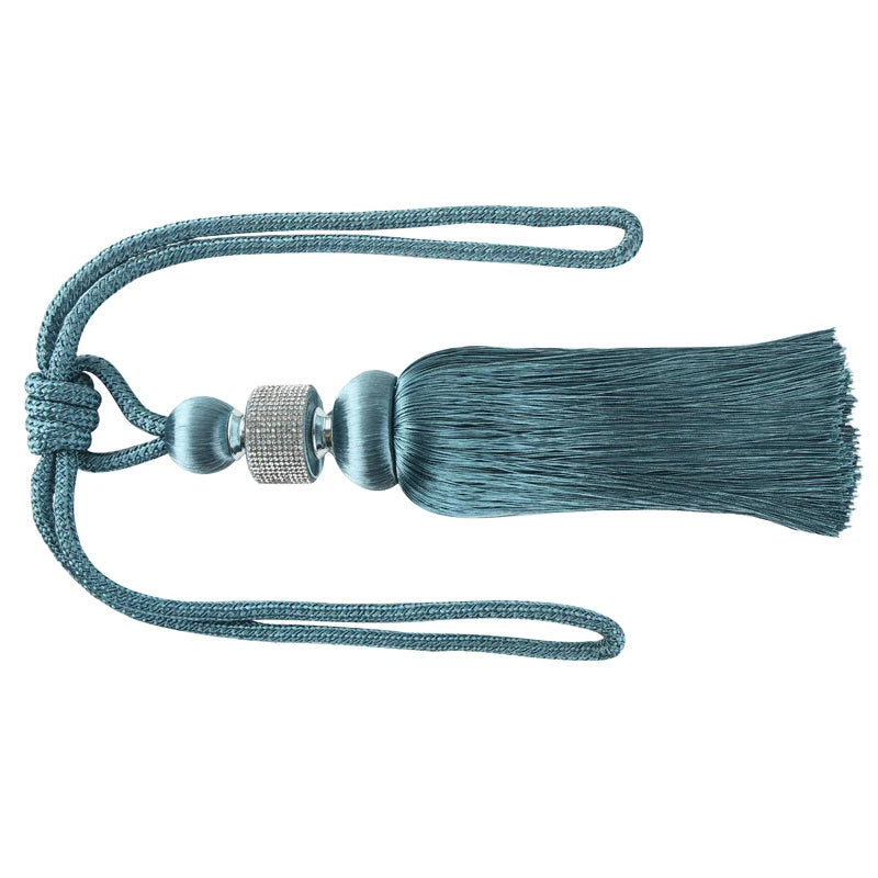 pompons rideaux modernes bleu doré rose attaches cordons élégants décoration salon
