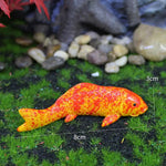 ornements poissons koi résine rouge orange bleu blanc réaliste decoration extérieure jardin statues diy
