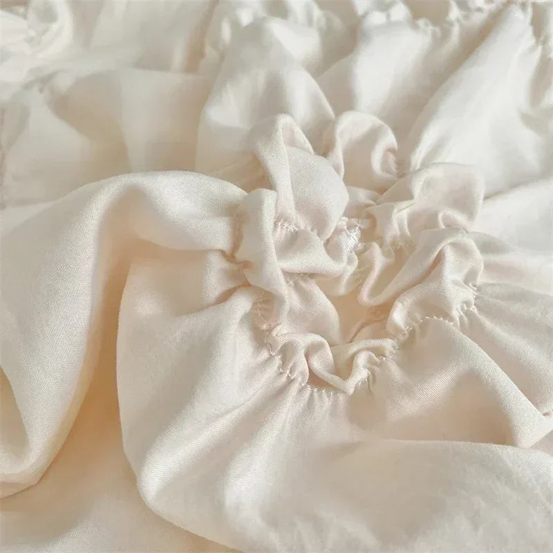 parure lit beige clair housse couette plissée fleurs romantiques ensemble literie double