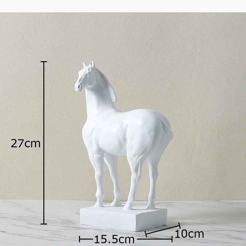 statues chevaux modernes minimalistes noir blanc decoration intérieure art contemporain