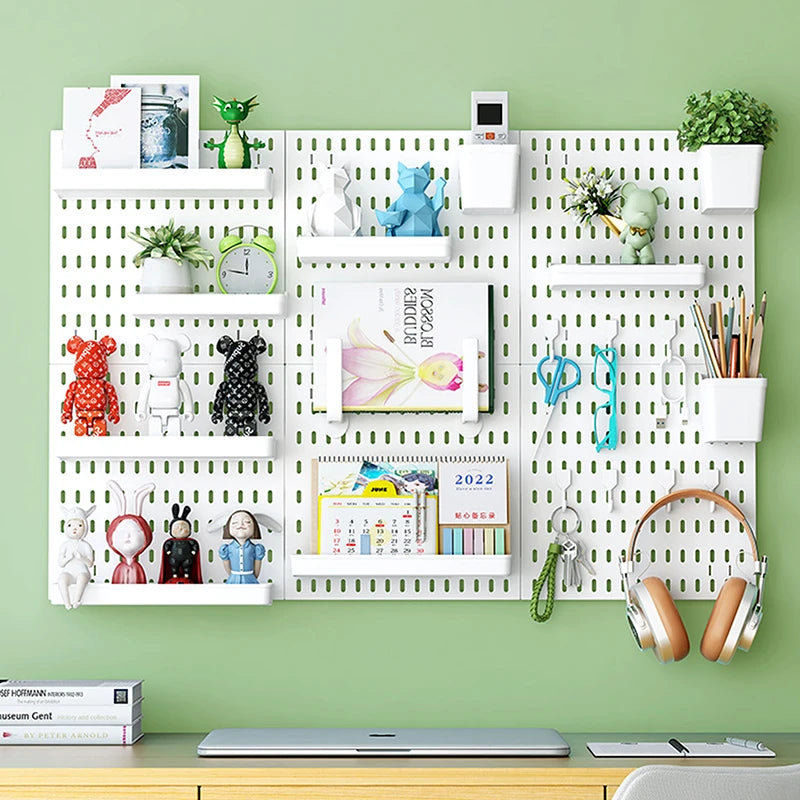 panneau rangement perforé blanc moderne fixation murale porte clés cache câbles support plante horloge
