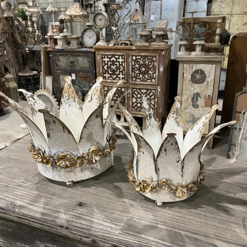 pots fleurs couronne fer vieilli motif floral roses patio decoration vintage shabby chicextérieur rusticė