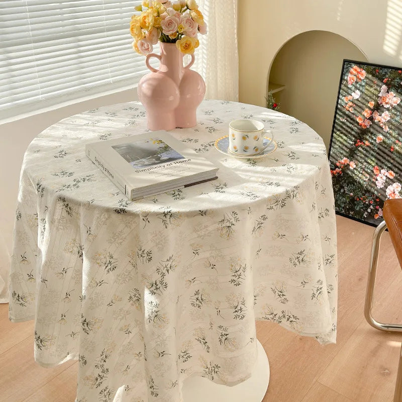 nappe table ronde dentelle blanche motif fleurs rustique mariage décoration maison