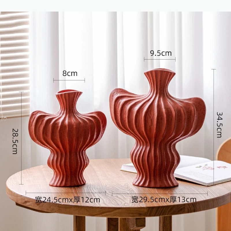 vase moderne céramique blanc noir rouge ondulé fleurs décoration intérieur salon