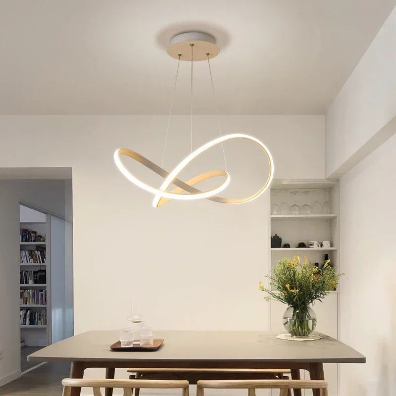 suspension lumineuse moderne pendentif noir blanc anneaux entrelacés fer silicège opaques 50 60cm led
