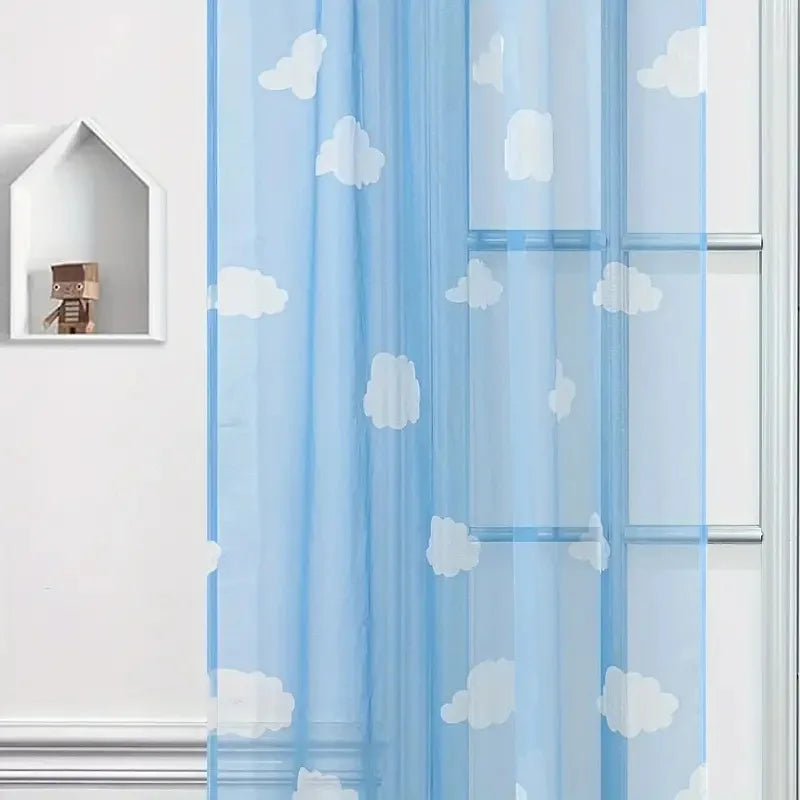 rideau moderne nuages blancs imprimés bleu clair translucide chambre enfant fenêtre française