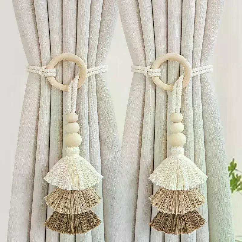 rubans fenêtre boho chic pompons gradation couleurs anneaux bois beige marronclair tissé