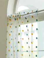 rideau moderne transparent points colorés blanc vert orange bleu pompons verts polyester