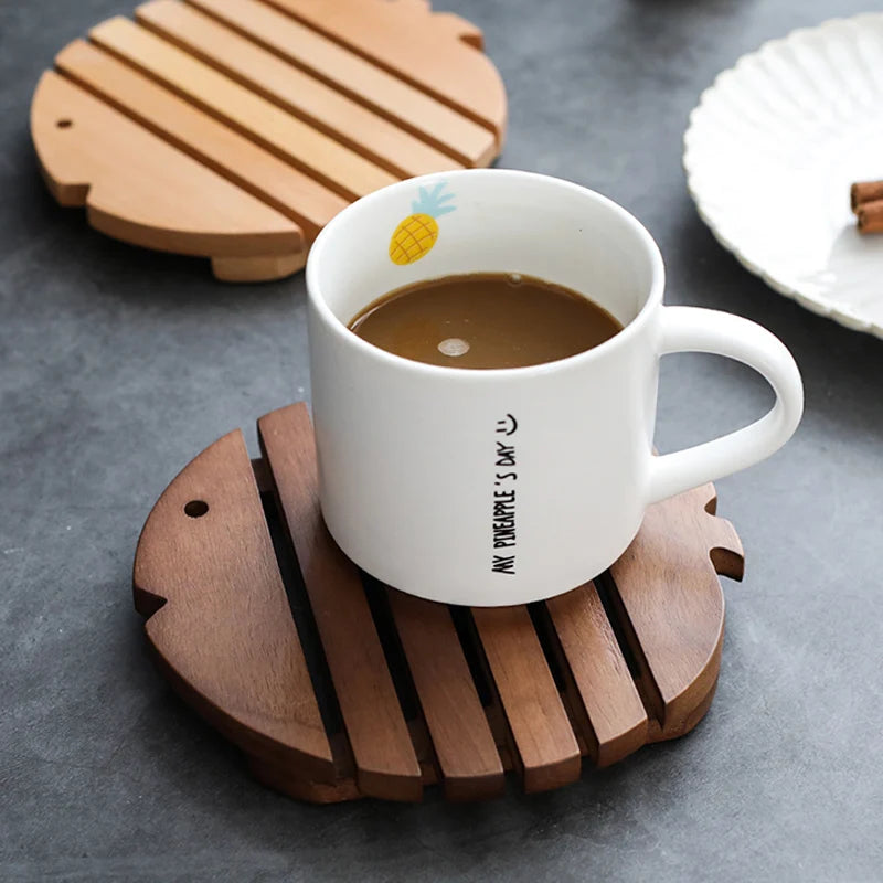support vaisselle bois fish shape moderne minimaliste respectueux environnement usage table coaster isolation