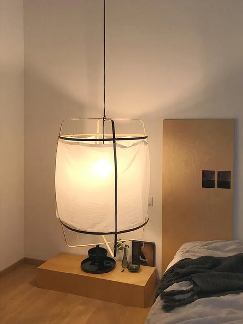 lampe suspendue tissu blanc noir moderne minimaliste salon chambre opacité crochets métalliques flux lumineux