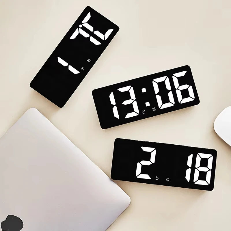 réveil numérique horloge LED noir moderne minimaliste affichage clair fonction veilleuse couleur sombre