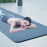 tapis yoga pliable bleu foncé vert gris motif chaines ondulé minimaliste modernité 61x183cm 30x36cm