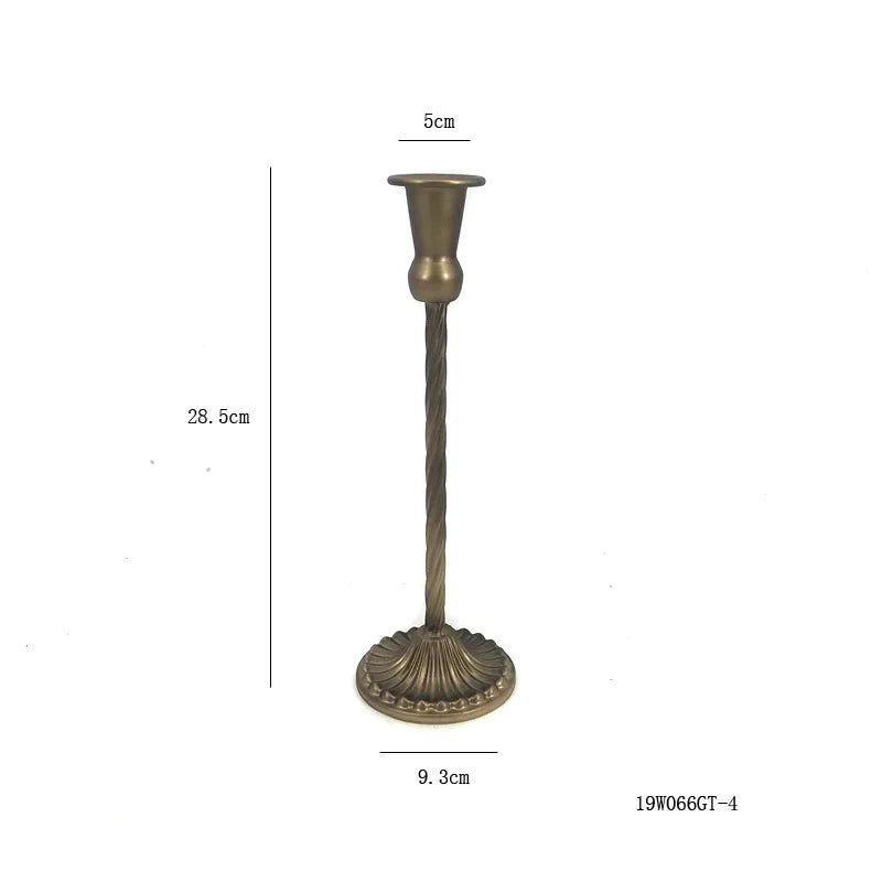 bougeoirs classiques bronze finement sculptés décoration maison vintage élégants fixations