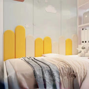 tête lit enfant moderne panneaux colorés jaune blanc rose bleu gris arrondis chambre adolescente
