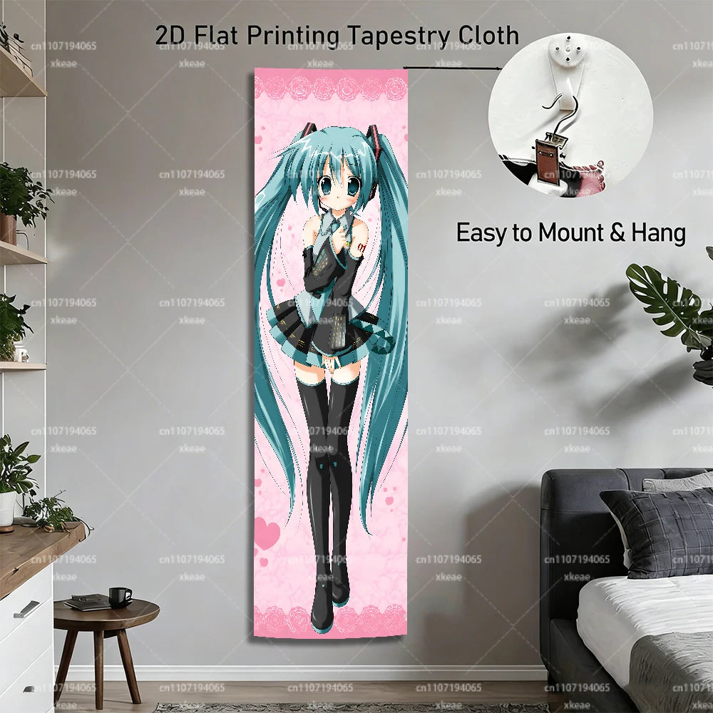 tapisserie verticale personnage animé miku cheveux longs vêtements noirs roses fond rose coeurs 150cm