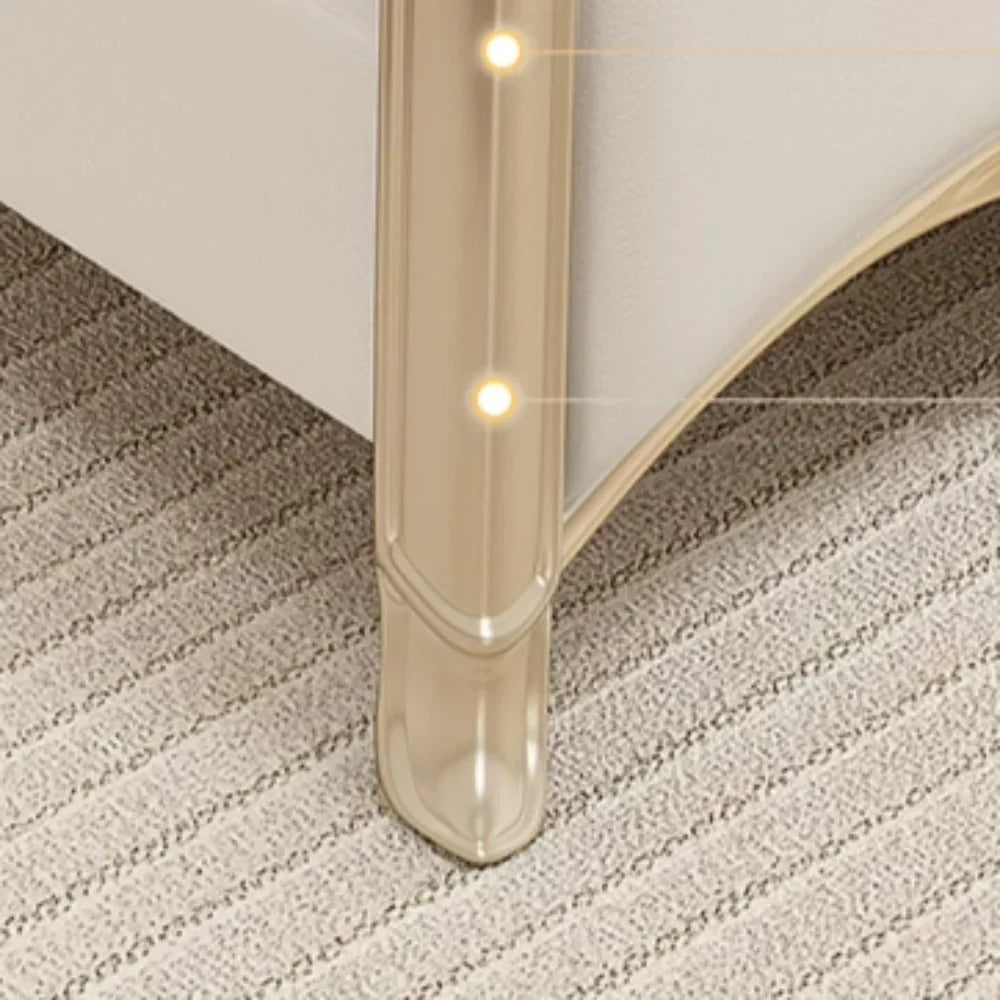 lit double cadre bois blanc détails dorés classique luxe chambre moderne meuble maison
