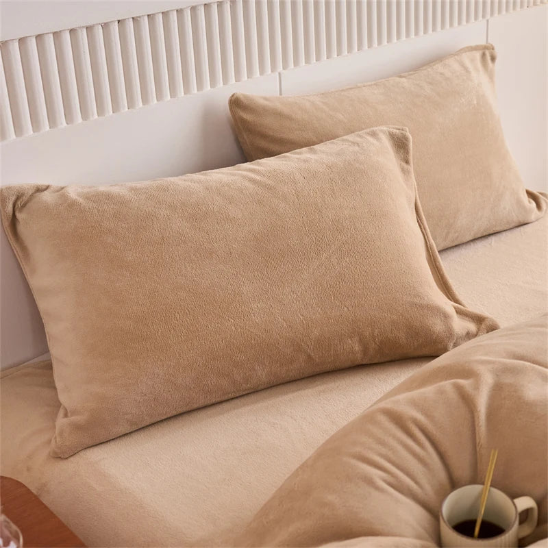 taies d'oreiller velours polyester bleu marine zip doré contemporain maison simple